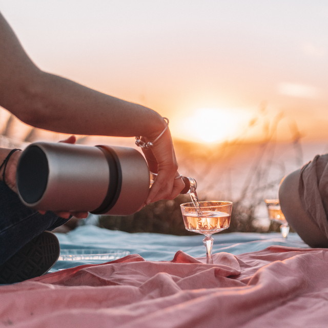 Chilled wine for hours